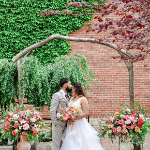 Style shoot Photography:  @mariamsaifan 
Venue: @feastsoffancy Florist: @theflowerhousecompany