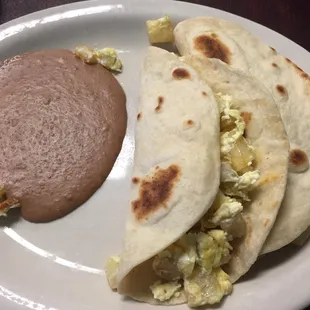 Papas con Huevo Taco