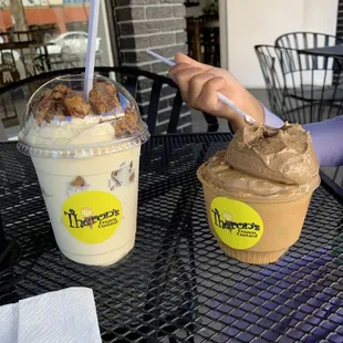 Regular vanilla with Reese's  peanut butter cup topping and small chocolate with peanut butter