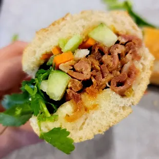 Banh mi thit nuong
