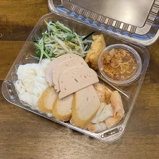 Steamed Flour Sheets with Sides