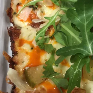 The THICC HAWT Chick Buffalo Chicken pizza with house made dill pickles. Insanely good!!!