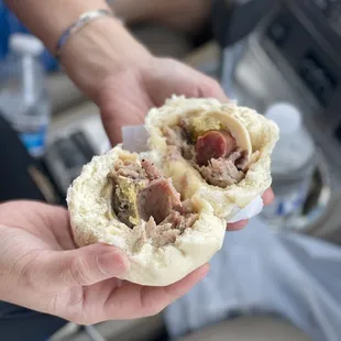 ig: @whatsviveating  |  bánh bao hấp trứng gà (steamed bun w egg)