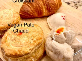 Đông Hưng Viên Bakery