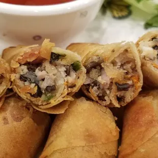 Shrimp and Pork (left two) and Pork (right two) egg rolls. I don't taste or see a difference. Did I get bamboozled?! 7/12/2021