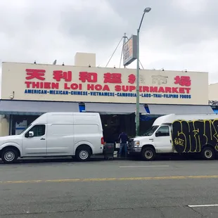 American, Mexican, Chinese, Vietnamese, Cambodian, Laos, Thai, Filipino Foods