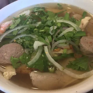 24. Hủ Tiếu Thập Cẩm (Nước, Khô)