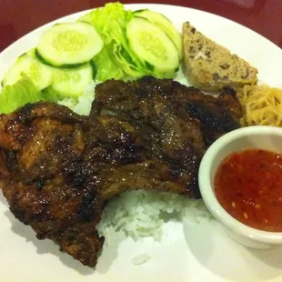 Pork chop egg cake pork skin broken rice