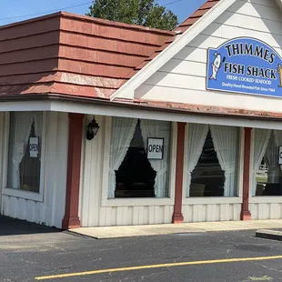 The front of the restaurant.