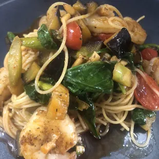 White Whine Veggie Pasta W/Shrimp