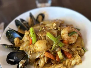 Donsak Thai Restaurant 