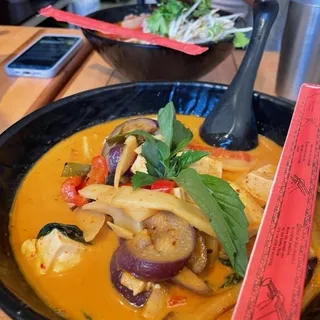 Shrimps Udon Red curry noodle soup