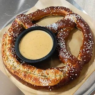 Bavarian Pretzel
Warm Salted Pretzel Served with House 
Beer Cheese (VT)