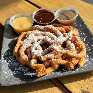 Funnel Cake
Whiskey Sauce | Chocolate Sauce | Caramel Sauce  (VT)