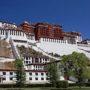 Potala Palace, highlight of the tour Tibet, Nepal &amp; Bhutan