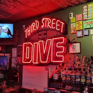 Great neon!!!  Love all the ceiling grafity!