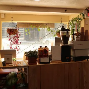 Coffee bar at Lucinda&apos;s Deli, Alamo Square