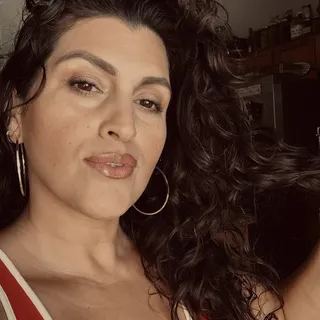 Yaya L.
