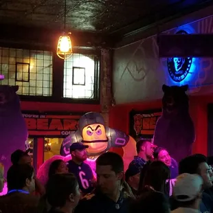 Good NFL/Bears crowd on this Monday night.