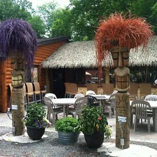 Beautiful new outside patio and bar!