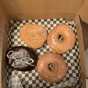 four pack of donuts