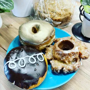 Lemon poppyseed old fashioned, bakers special (hostess style), a sparkling wine donut, and a Cheddar Roasted Garlic Chive Beer Bread!