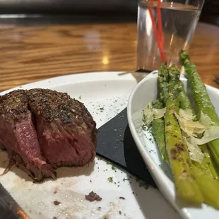 7oz Fillet and asparagus