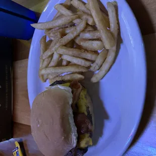 Bacon burger with fries