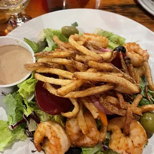 Thirty's Salad with Shrimp and balsamic dressing
