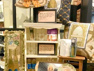 Unique Boutique for U