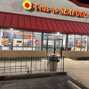 the outside of a restaurant