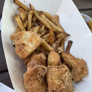 food, chicken wings, chicken wings and fried chicken, bbq wings, chicken, bbq chicken, fried chicken wings, fried chicken, poultry