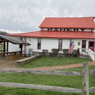 April 2, 2022 - Thistlethwaite Vineyards, Jefferson, PA