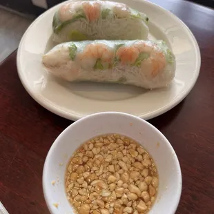 Spring Roll &amp; Peanut Dipping Sauce