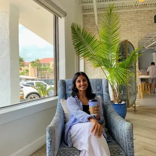 Zainab F.