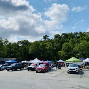 Saturday Farmer&apos;s Market Vendors  9-12am