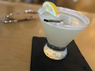 Queens Bar