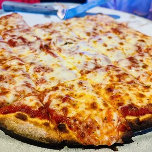 Cheese pizza