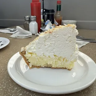 Coconut cream pie