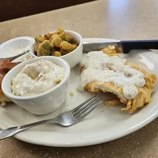 food, chicken wings and fried chicken