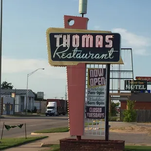 Thomas Restaurant Sign