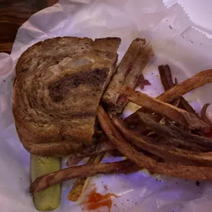 Reuben sandwich with fries
