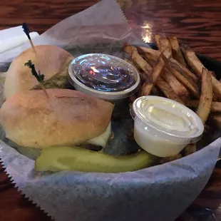 Commonweath Roast Beef Sandwich