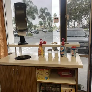 Condiment area