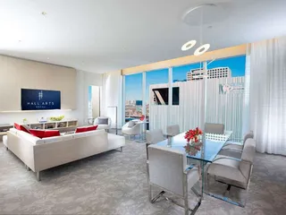 HALL Arts Hotel Dallas, Curio Collection by Hilton