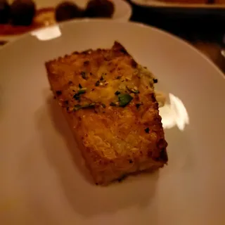 ROASTED GARLIC BREAD