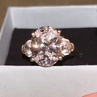 Up close shot of the replacement stone with flash.