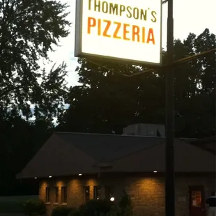 outside, pizza