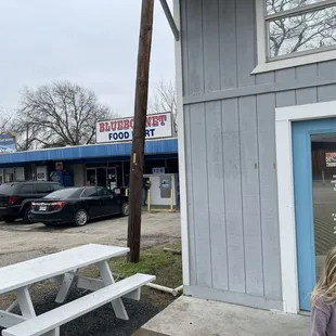 Bluebonnet market next door