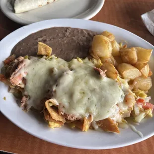 Green chicken clhilaqueles.